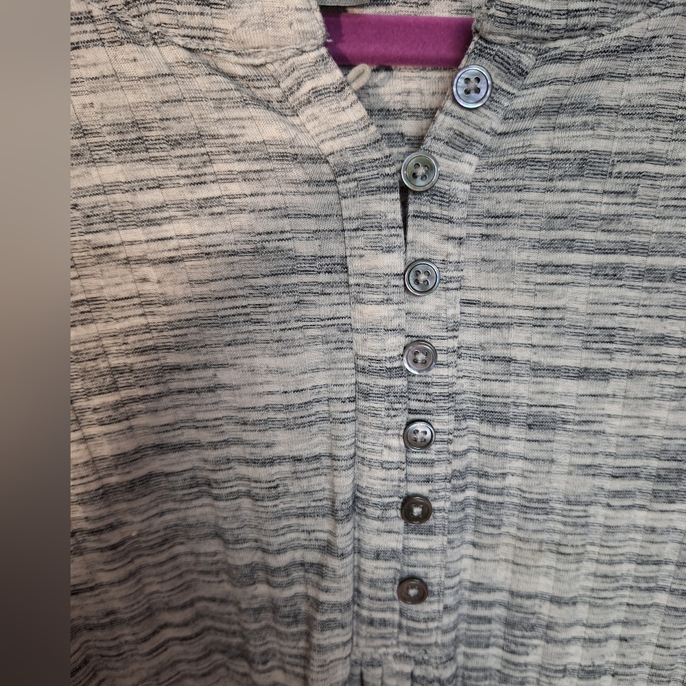Denver Hayes Gray Relaxed Blouse - Picture 4 of 4